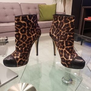 Flash Sale - Michael Kors Leopard print zipper detail platform booties